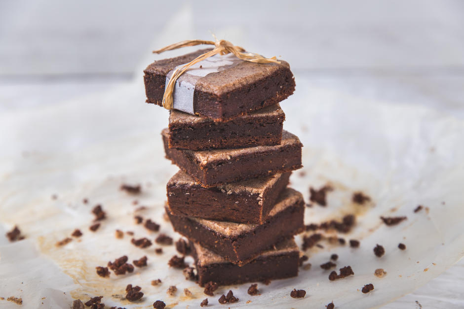 Brownie de batata-doce vegan com manteiga de avelã