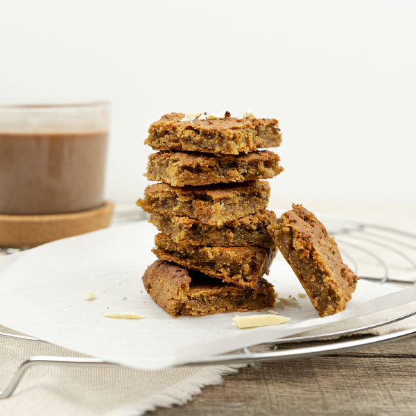 Blondies de Grão de Bico e Manteiga de Amendoim