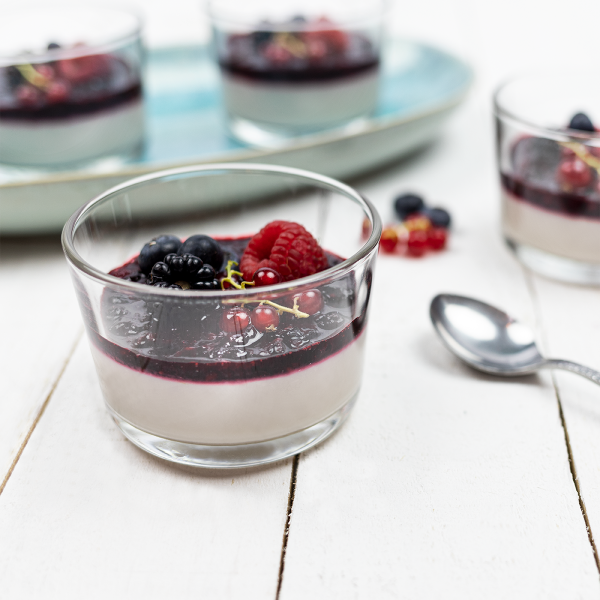 Panacotta vegan com coulis de frutos vermelhos sq