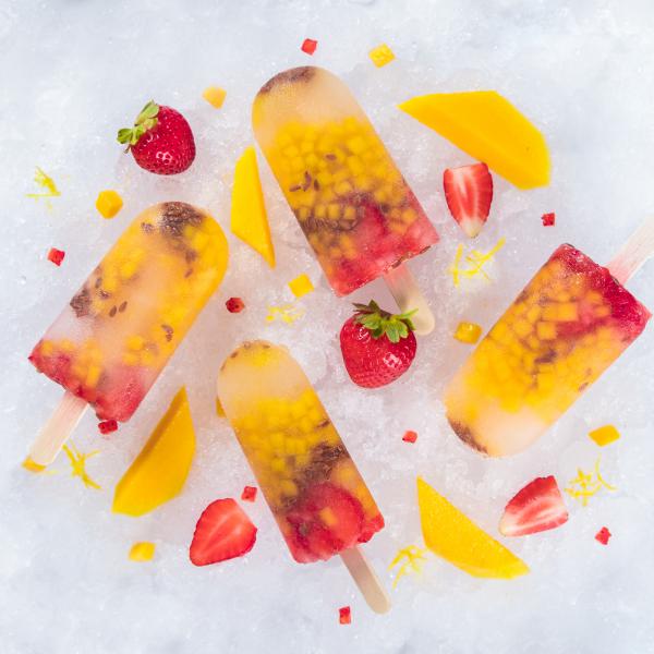 Picolé de manga, morango e limão 