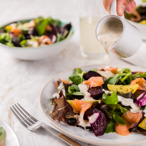 salada de batata, beterraba e salmão