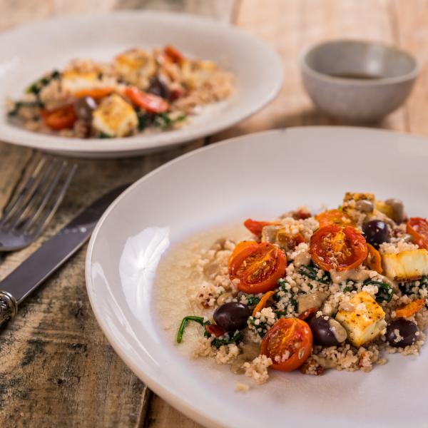 Salada com tahine caseiro